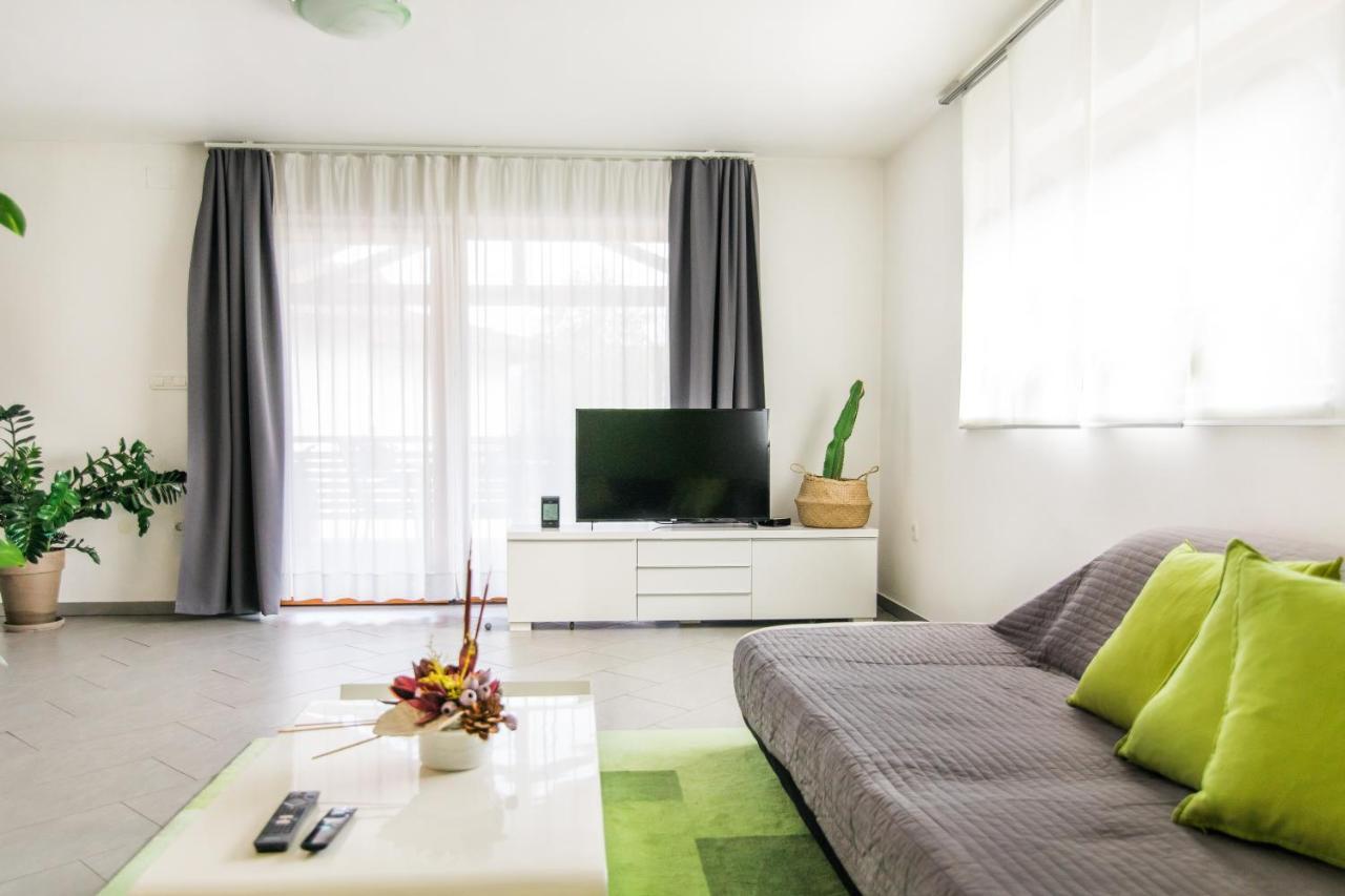 Pr' Petrcu Apartment Tolmin Bagian luar foto