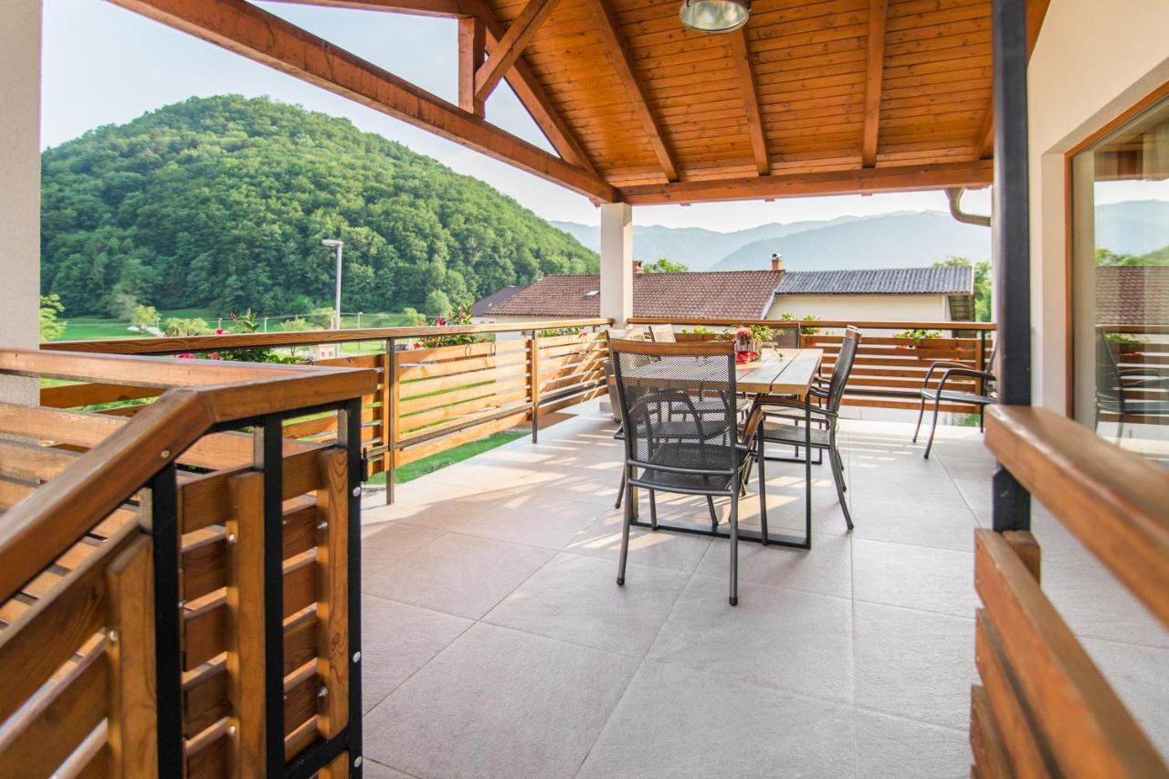 Pr' Petrcu Apartment Tolmin Bagian luar foto
